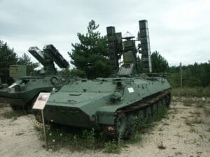 Edessä Strela 10 ja sen takana Strela 1.